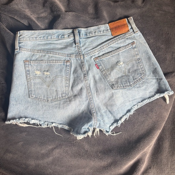 Women’s Levi’s Denim Shorts Style 501, Size W32 - Picture 9 of 12